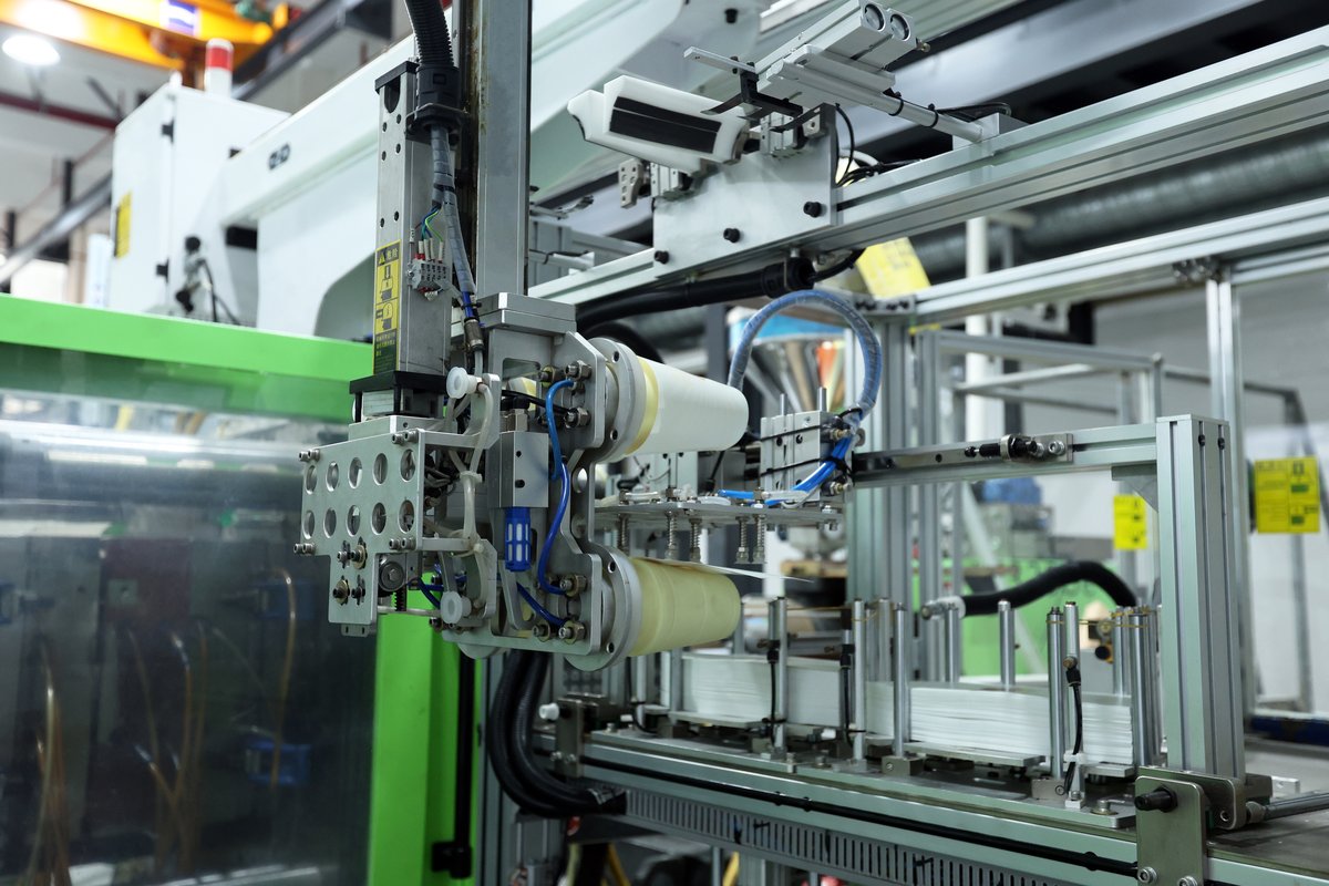Mugbaby factory — production line detail