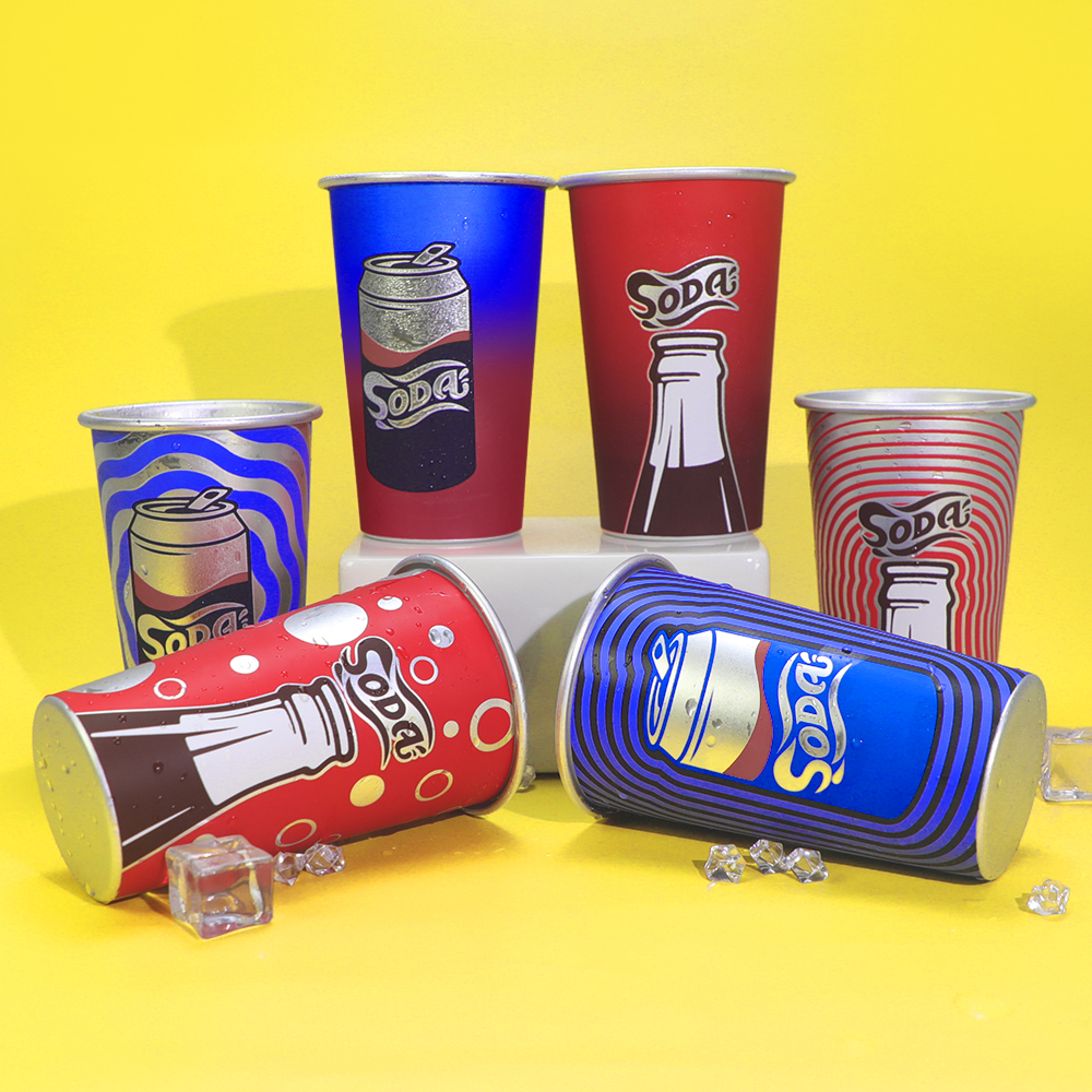 Aluminum beverage can with cold-triggered color-change graphic