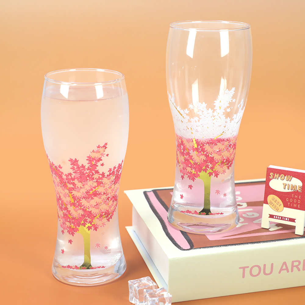 Premium glass tumbler with cold-change reveal